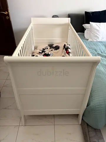 Mamas & Papas baby crib & Changing table set  - good condition