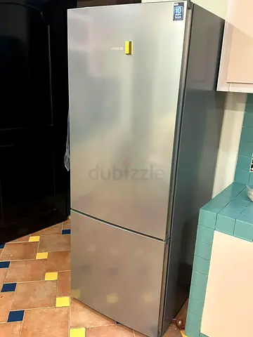 Siemens top Fridge bottom freezer