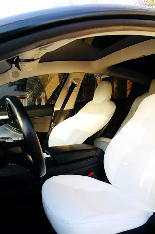 صورة 8 لـ 2022 Tesla MODEL 3