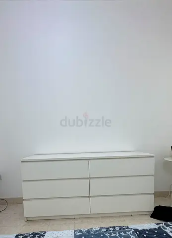 White 6-drawer Chest/Dresser in Good Condition