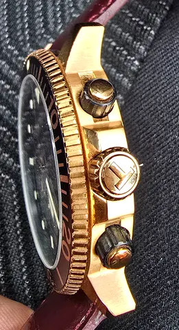 Tissot seastar chronograph quarts Gold-tone men's wristwatch with black bezel and leather strap