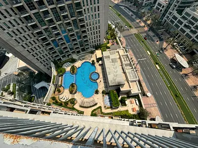Available Soon | Spacious & Bright 1BR | Skyline view