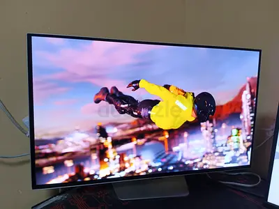 Samsung Odyssey OLED G8 (G80SD) premium gaming monitor. It features a 32-inch flat QD-OLED