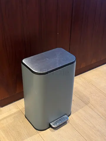 Small Pedal Waste Bin - Stainless Steel Lid, Grey (Good Condition)
