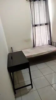 BIG SINGLE PARTITION ROOM FOR MALES ONLY