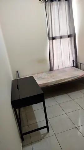 BIG SINGLE PARTITION ROOM FOR MALES ONLY
