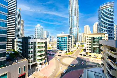Modern | Unfurnished | Marina Living