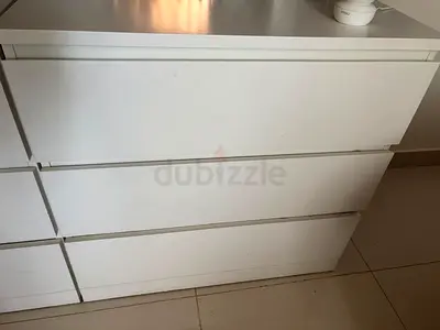 Chest of drawers