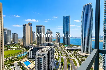 TOP FLOOR | CORNER | VACANT | WATER VIEWS