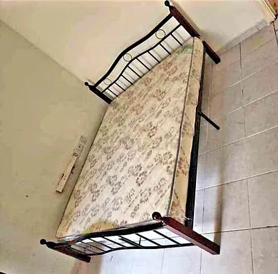 Second Hand Queen Bed Frame Size 150*190Cm