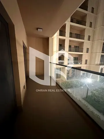 للبيع شقة مفروشة بالكامل في الممشى – Al Mamsha | RA2 |العائد الإجمالي: حوالي 8% سنوياً
