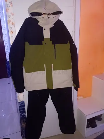 Men's winter snow boarding jacket and pants set - green/black, ice peak jacket M, volcom pants M