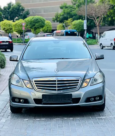 Mercedes-Benz E-Class E 200 2011 GCC Specs