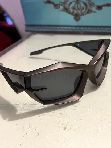 Givenchy give cut rave collection Men's matte brown sunglasses - gently used