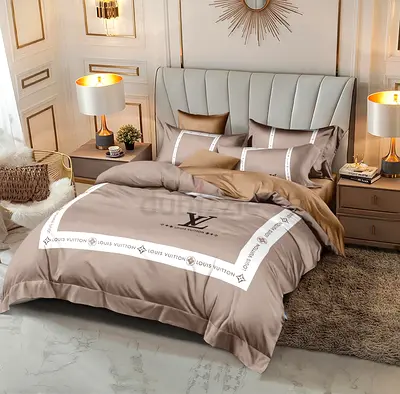 Lv Luxury Beige King Size with pilowBedding Set with Designer Print