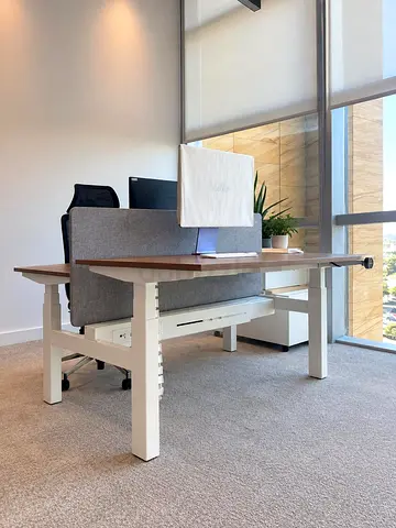 Hydraulic Desk Cluster