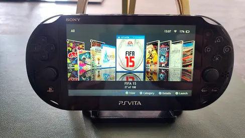 Slim 2000 PS Vita Moded | 100+ games |128GB | Charger