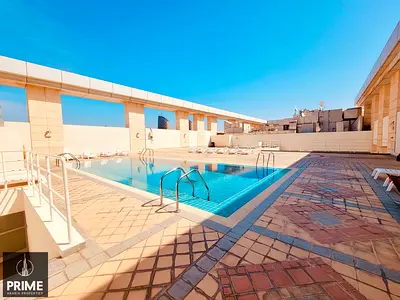 Bright and Spacious Studio with Amenities Parking