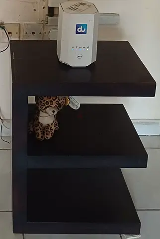 Small table shap like E