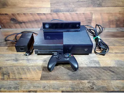 Xbox one with 1 wireless controller and kinect