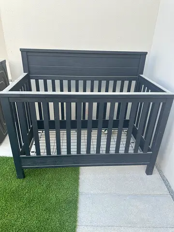 Pottery barn kisds crib