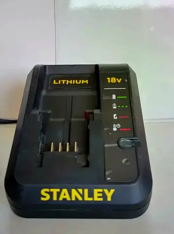 STANLY CHARGER 18V