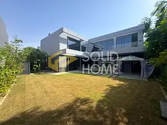 5BR Luxury Villa | Spacious Unit | Prime Location