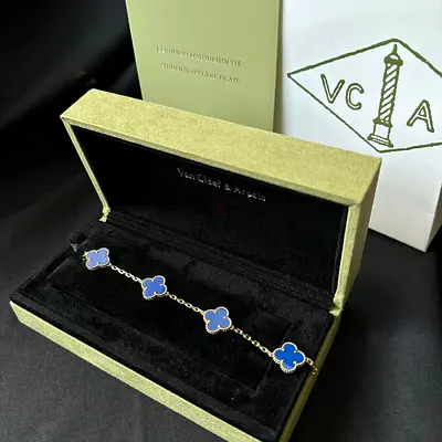 Vca bracelet