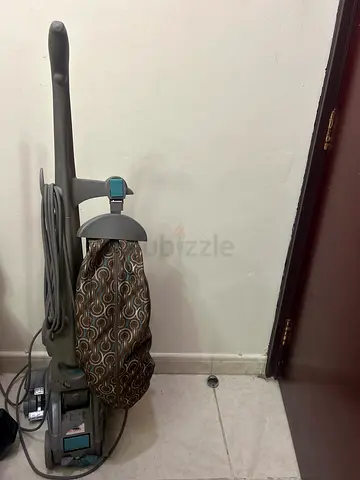 Used upright steam mop / vacuum combo in good working condition