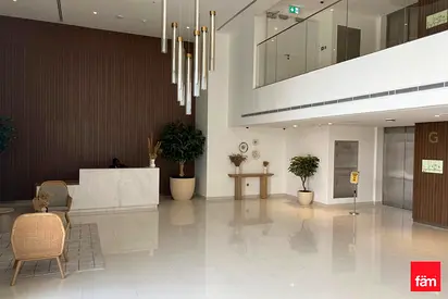 Bright & Spacious 1br | Park Point | Vacant