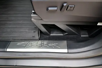2025 Tesla CYBERTRUCK — миниатюра 13