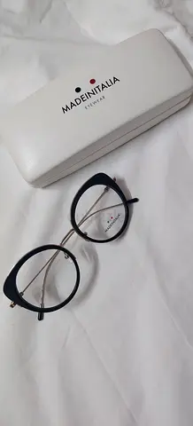 Made in Italia round eyeglasses with case