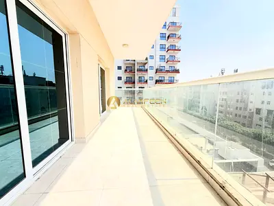 3 غرف نوم فسيحة | فريج ريزيدنس | شرفة وغرفة خادمة | إطلالة على المدينة والبحر