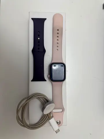Apple watch series 9 41 mm pink with original extra strap