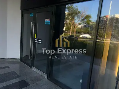 متجر البيع بالتجزئة المواجه للواجهة الأمامية | عزيزي ريفييرا 9 | مدينة الميدان