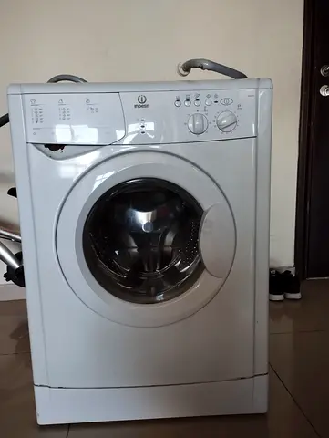 Indesit Win122 Washing Machine - 5kg (Used)