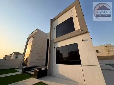 At a bargain price, own your dream villa in Sharjah. A villa for sale in the Al Houshi area, a distinctive villa with a swimming pool, freehold owners