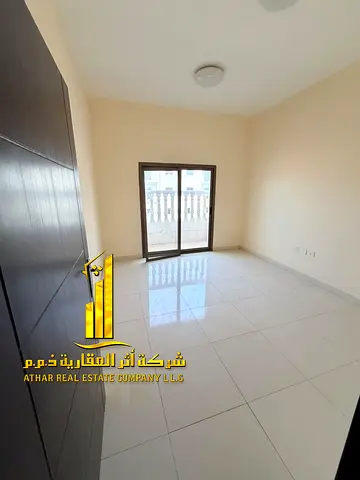 شقة فاخرة | غرفة وصالة غير مفروشة | إطلالة مميزة | للإيجار السنوي | موقع متميز في عجمان – تسهيلات في الدفع بالشيكات