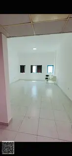 Spacious Studio with Parking for Rent in Falcon Towe