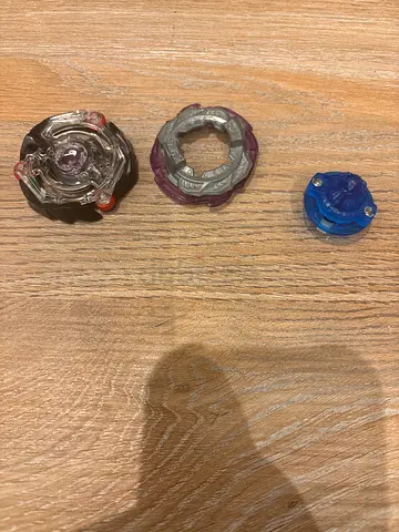 Set of 3 Beyblade tops (used)