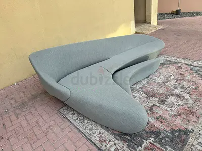Moon ___/ Shape B&B Italian Sofa Excellent Condition