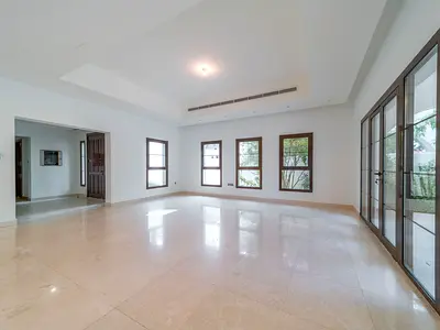 Lavish Living in Bloom Gardens! Prestigious Community l Direct from Owner