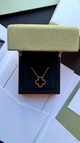Van cleef vintage necklace onyx