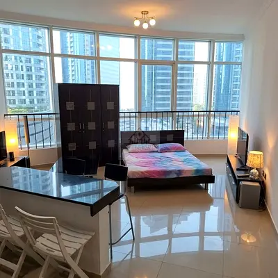 Furnished / Built-in Wardrobe / Road View / Bath Tub