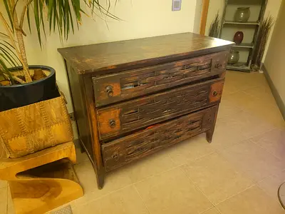 Solid wood chest of drawers