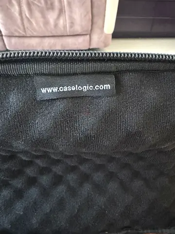 Case Logic padded electronics carrying case - black