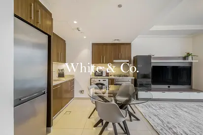 Burj Khalifa View | 4 Cheques | Furnished