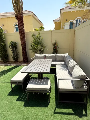Outdoor - 9 seats - L-shaped sofa set with coffee table and stools - good condition