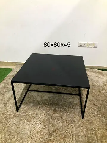 Modern square black glass coffee table (80x80x45 cm)