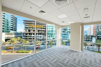 Rare Corner Office | 9 Parkings | Renovated